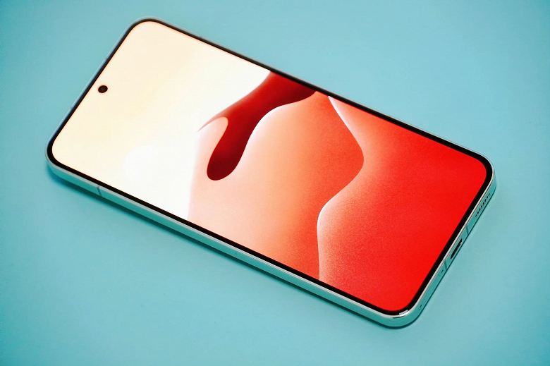 Xiaomi 13 с рекордно узким подбородком показали на новых живых фото